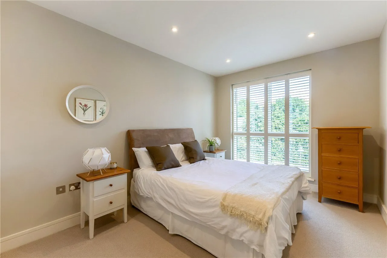Queensmere Road, London, SW19, photo 7
