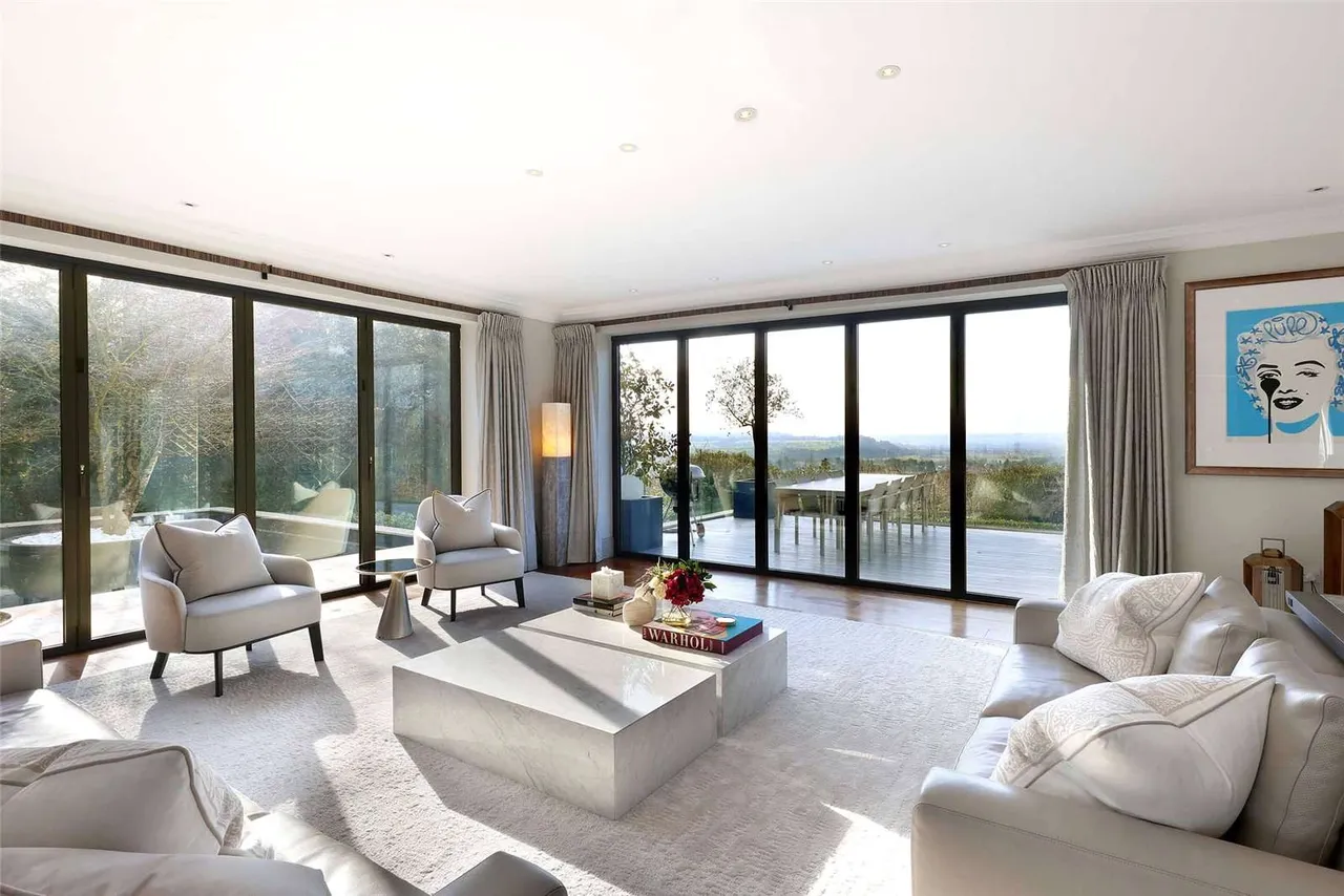 Harvest Hill, Bourne End, Buckinghamshire, SL8 5JJ, photo 12