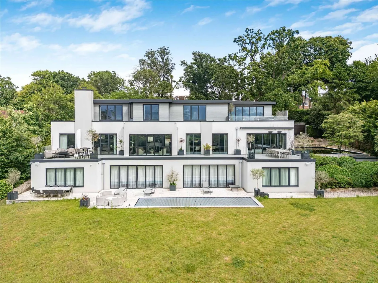 Harvest Hill, Bourne End, Buckinghamshire, SL8 5JJ, photo 2