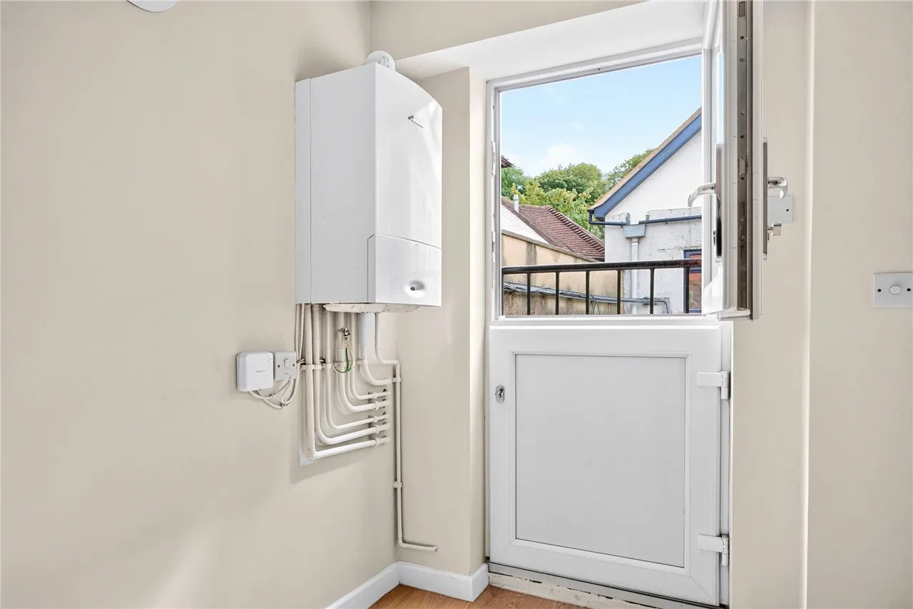 Lower South Street, Godalming, GU7, photo 20