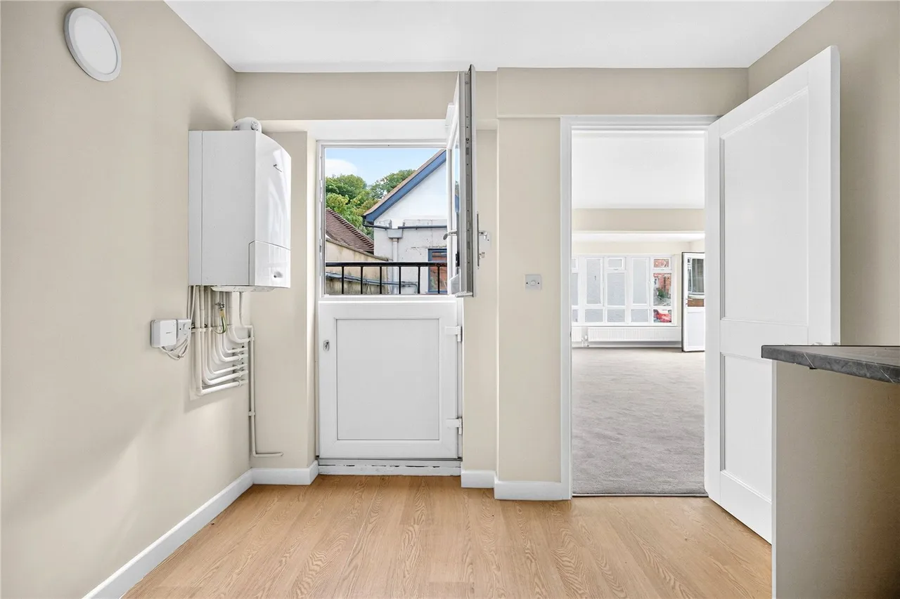 Lower South Street, Godalming, GU7, photo 16