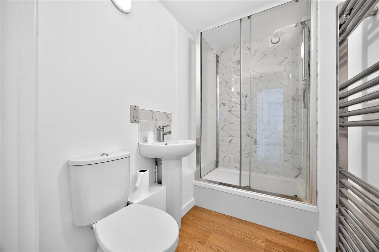 Lower South Street, Godalming, GU7, photo 15