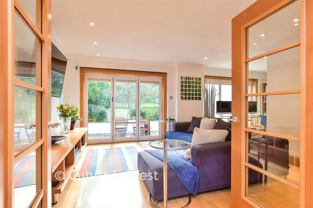 Central Avenue, Telscombe Cliffs, BN10, photo 10