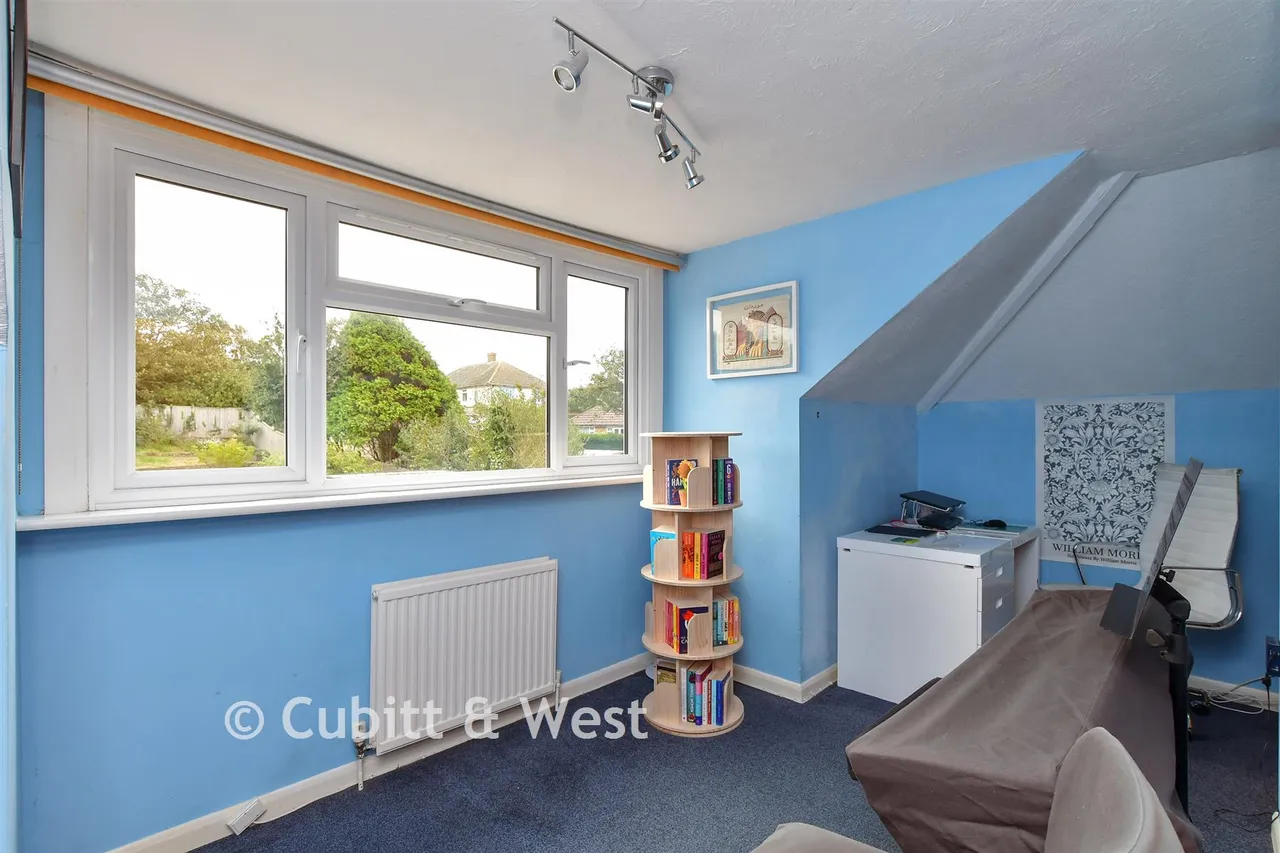 Central Avenue, Telscombe Cliffs, BN10, photo 17