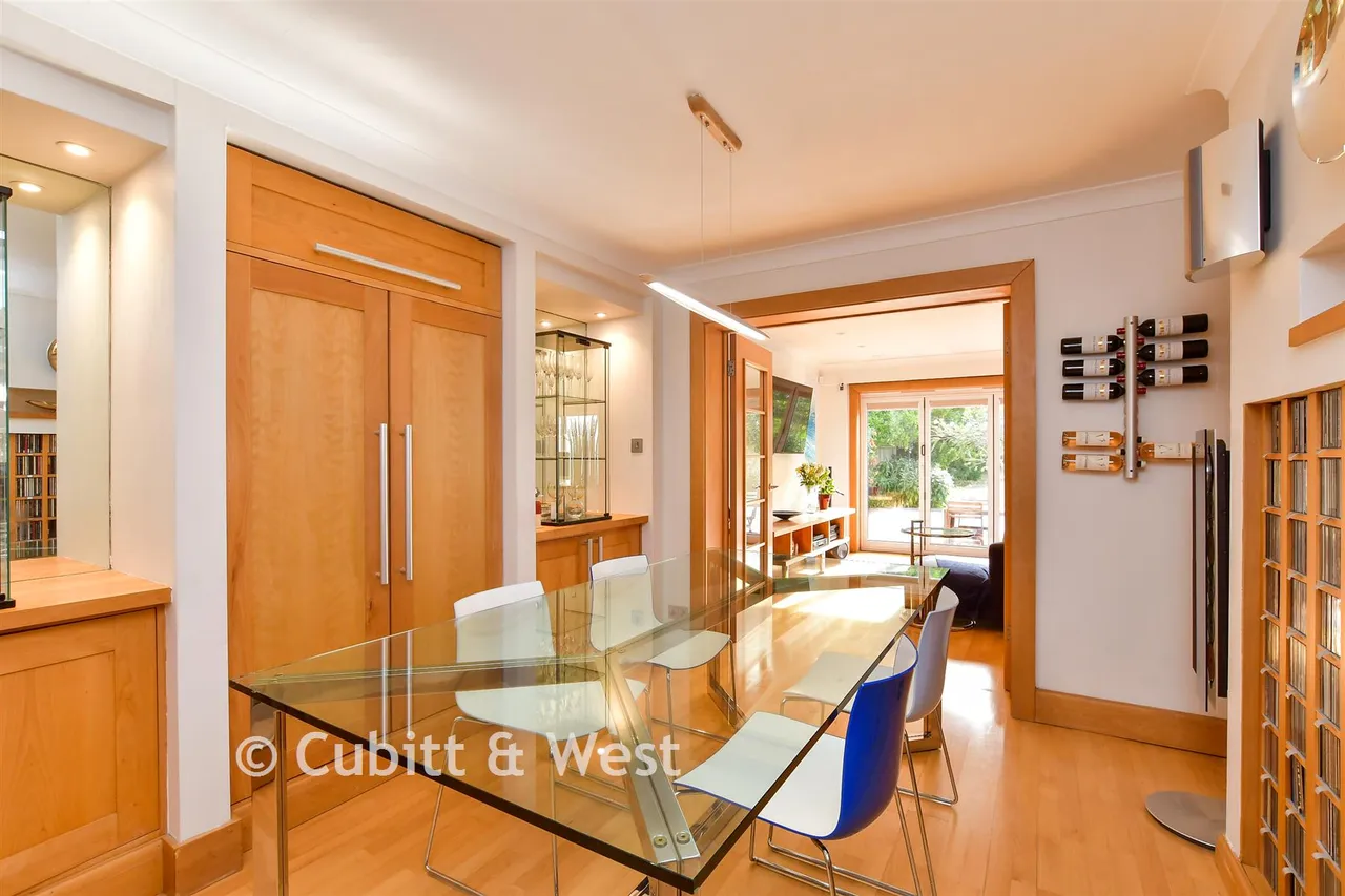 Central Avenue, Telscombe Cliffs, BN10, photo 9