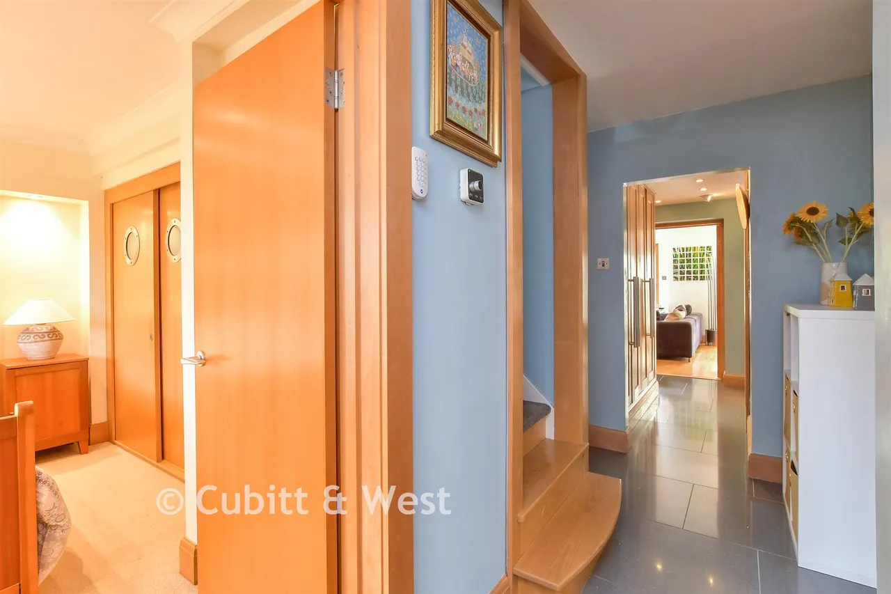 Central Avenue, Telscombe Cliffs, BN10, photo 14