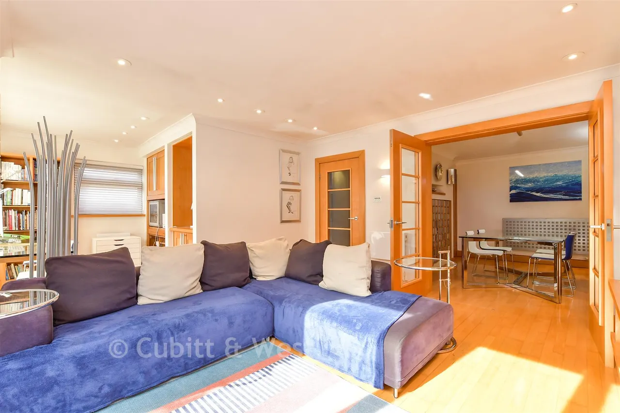 Central Avenue, Telscombe Cliffs, BN10, photo 6
