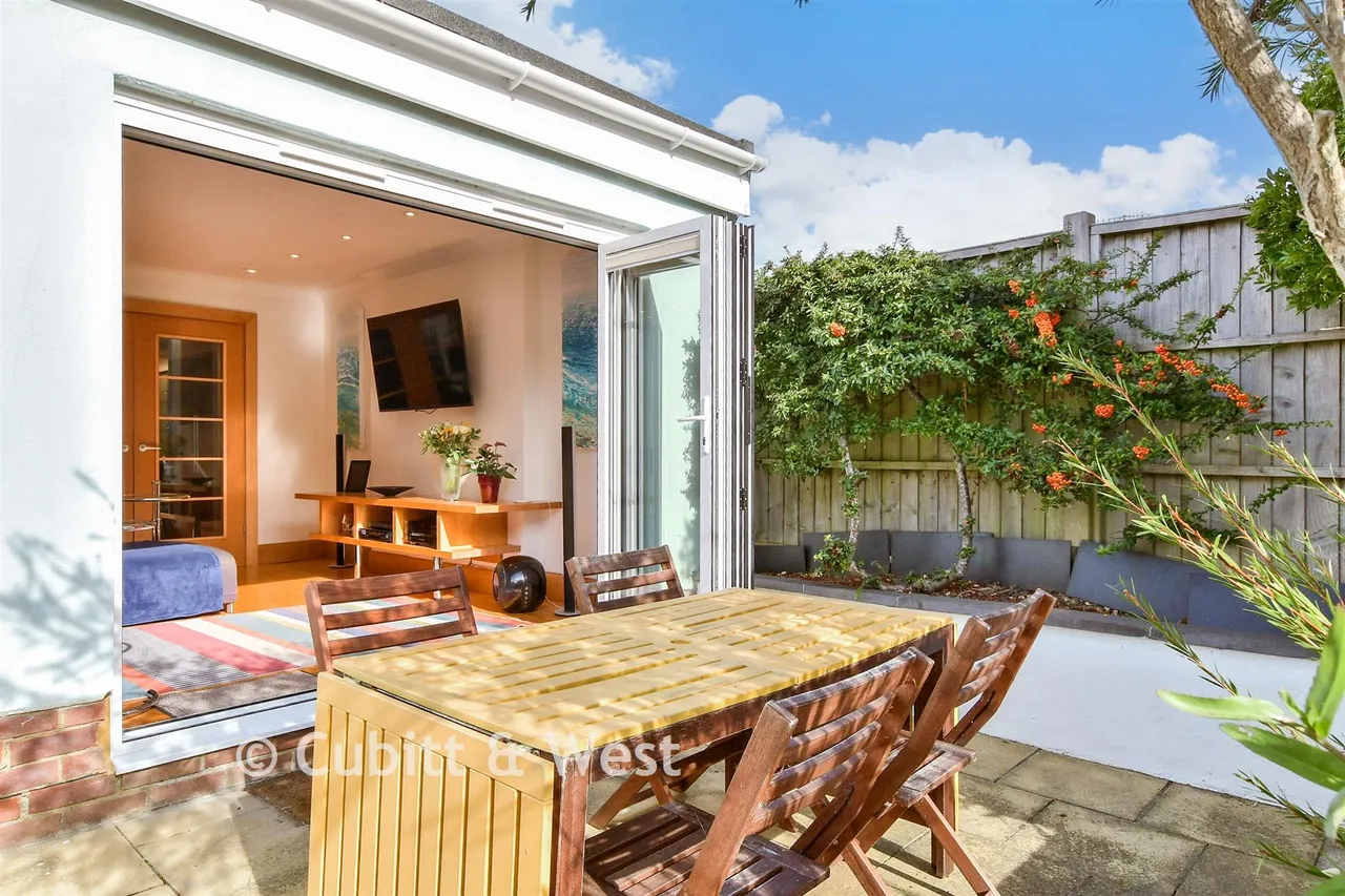 Central Avenue, Telscombe Cliffs, BN10, photo 20