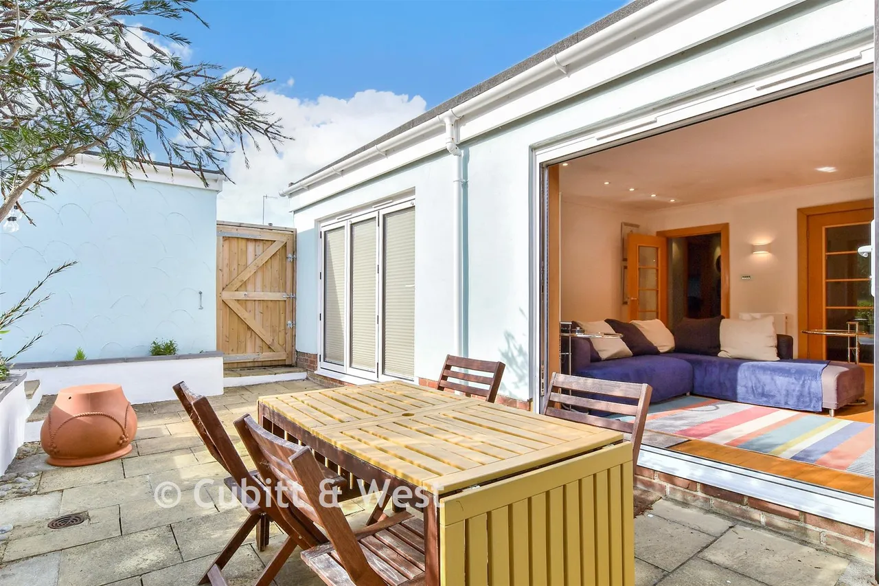 Central Avenue, Telscombe Cliffs, BN10, photo 21