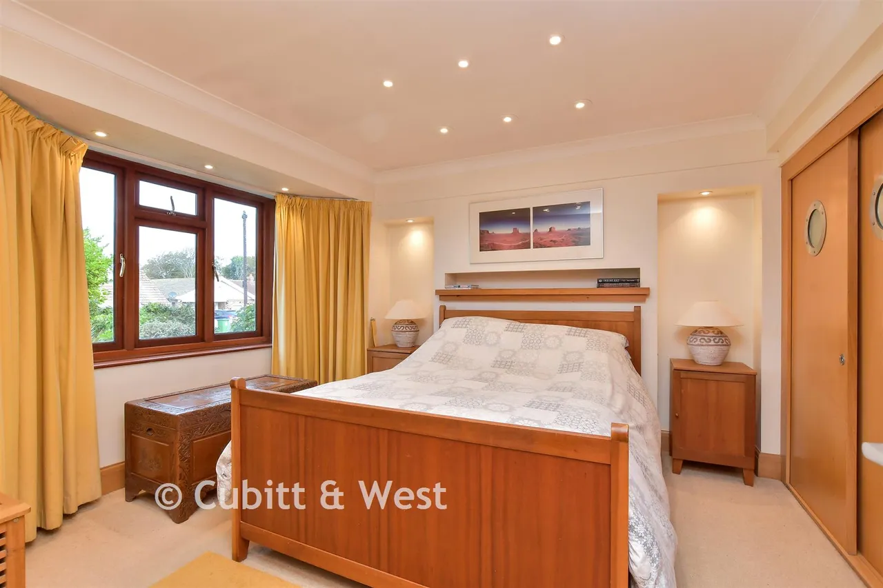 Central Avenue, Telscombe Cliffs, BN10, photo 4