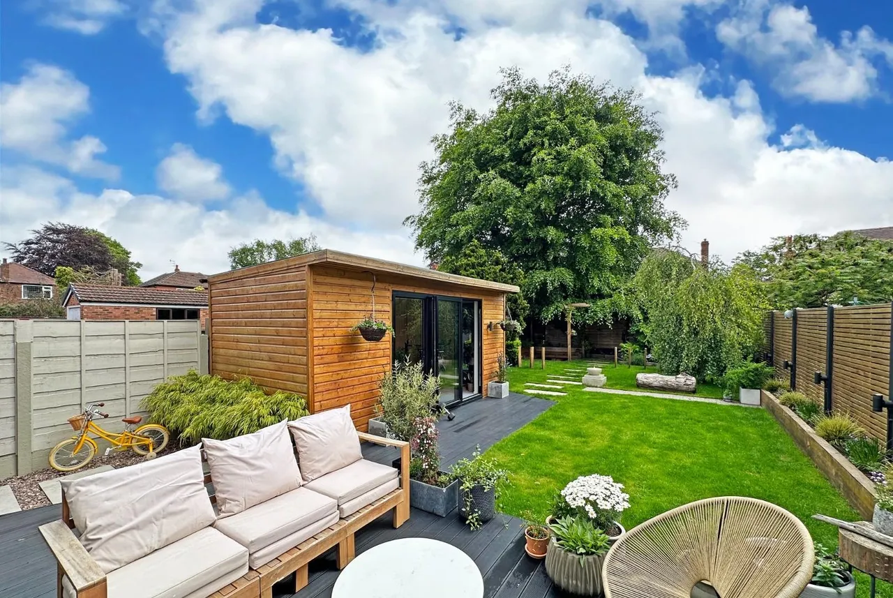 Oakleigh Avenue, Timperley, Cheshire WA15 6QT, photo 5