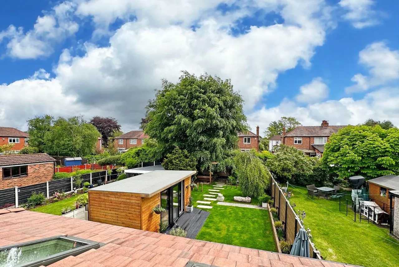 Oakleigh Avenue, Timperley, Cheshire WA15 6QT, photo 40