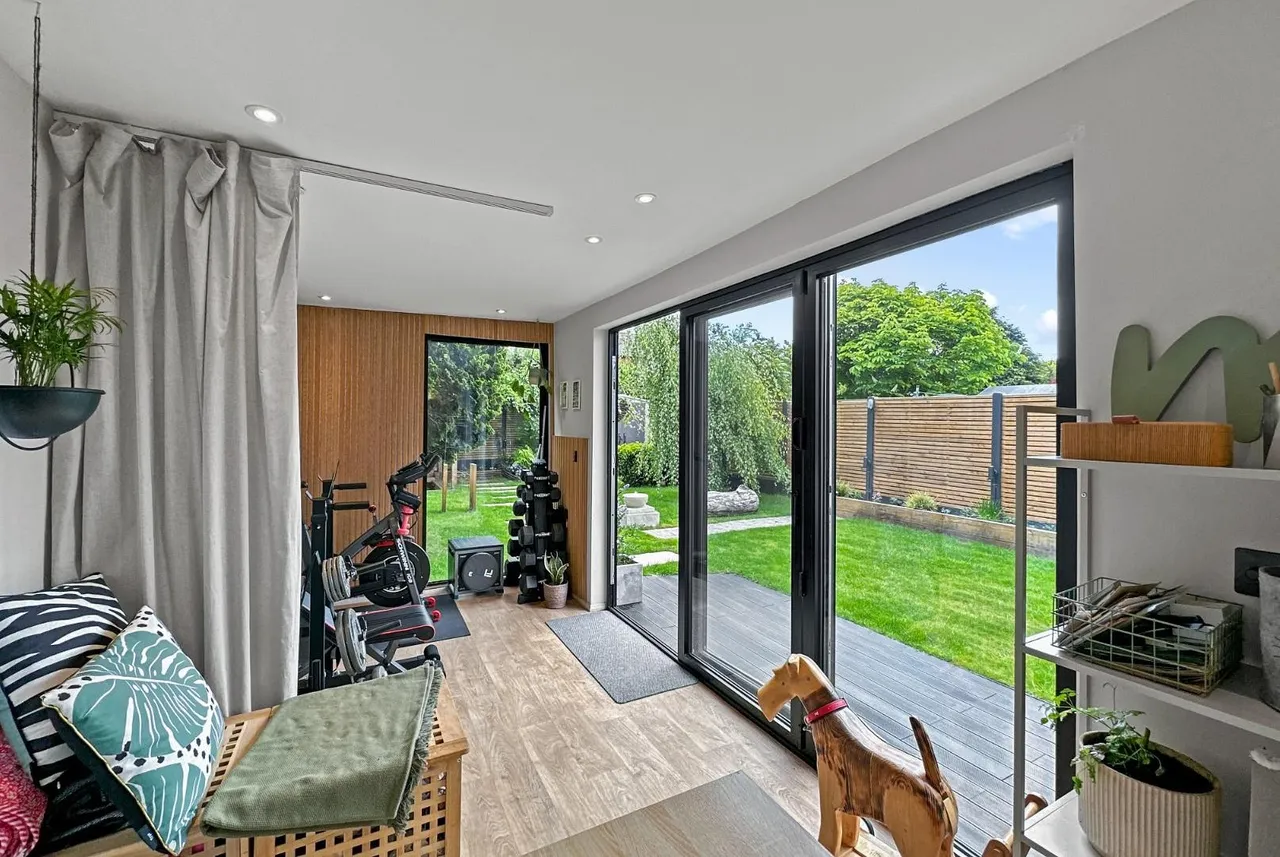 Oakleigh Avenue, Timperley, Cheshire WA15 6QT, photo 17