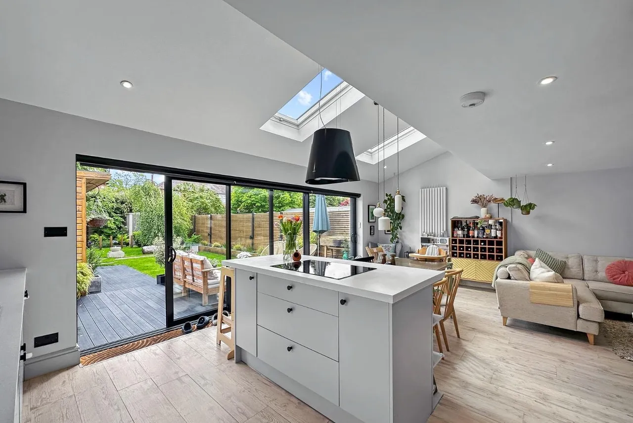 Oakleigh Avenue, Timperley, Cheshire WA15 6QT, photo 12