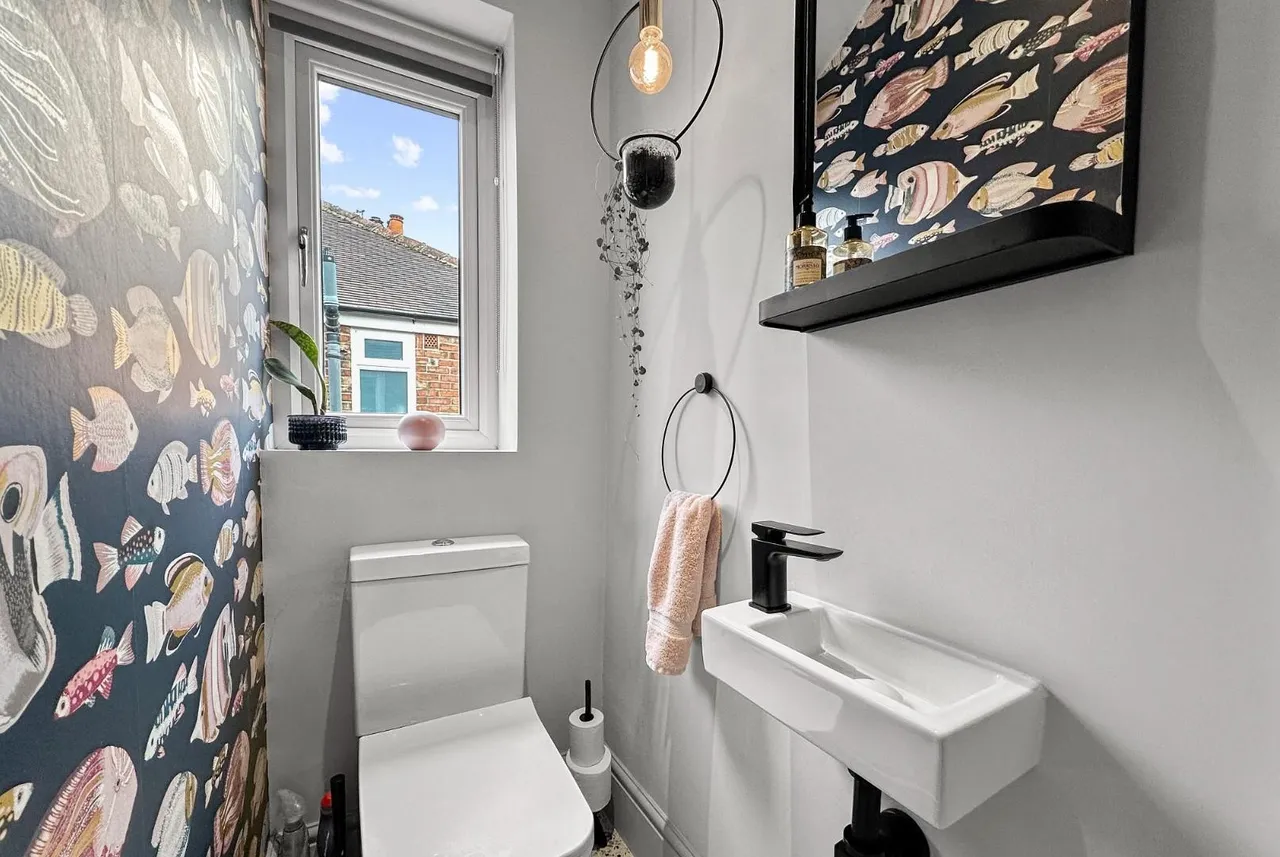 Oakleigh Avenue, Timperley, Cheshire WA15 6QT, photo 31