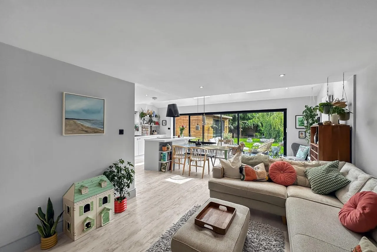 Oakleigh Avenue, Timperley, Cheshire WA15 6QT, photo 7