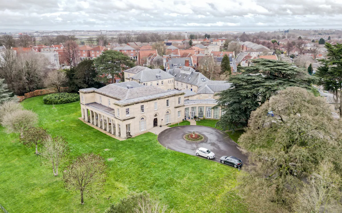 2 bed flat for sale, Repton Hall, Royal Victoria Park, BS10