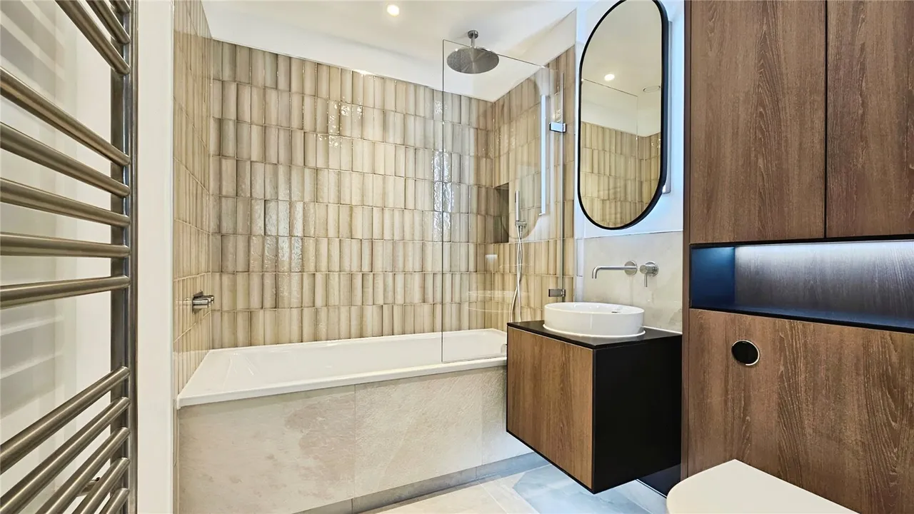 Eden Grove, Staines-upon-Thames, TW18, photo 6