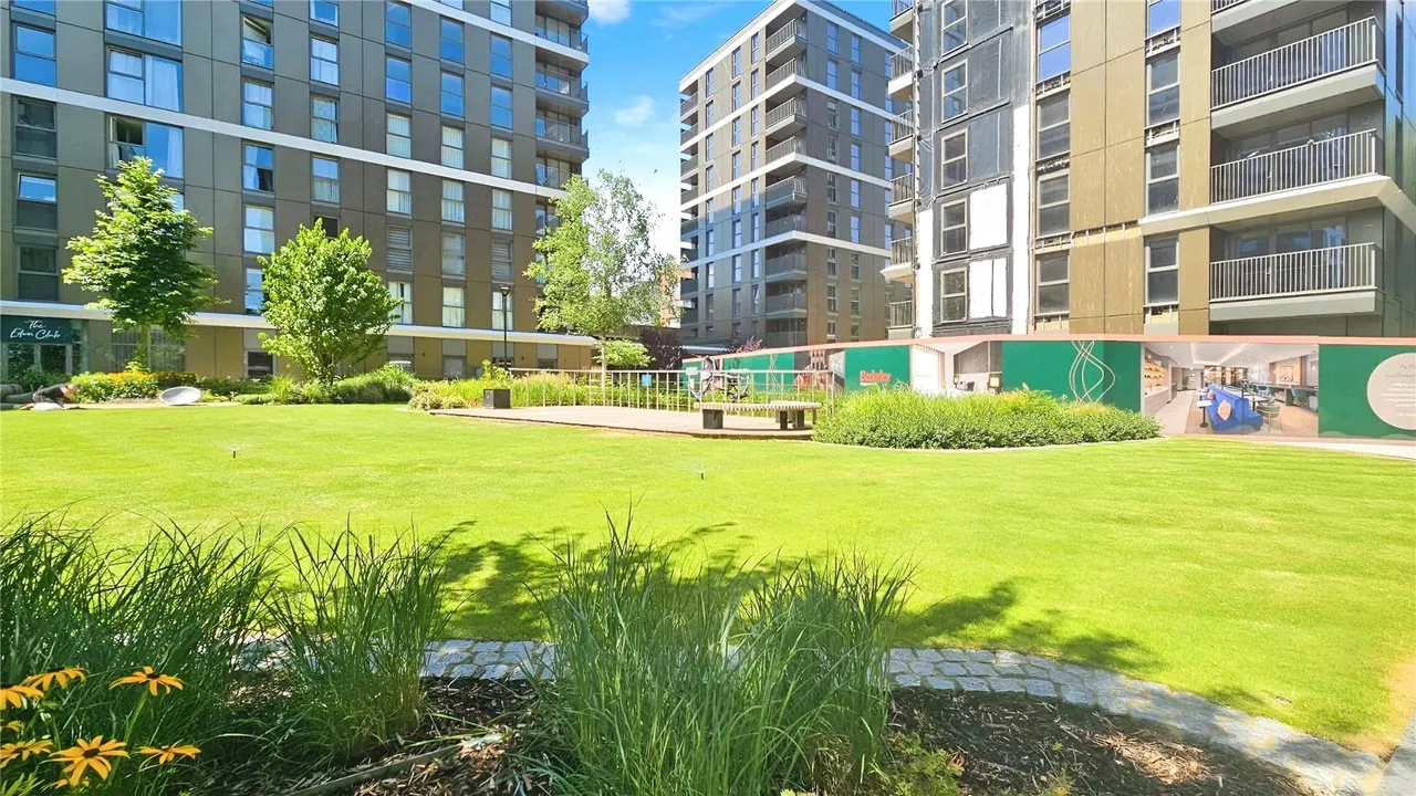 Eden Grove, Staines-upon-Thames, TW18, photo 20