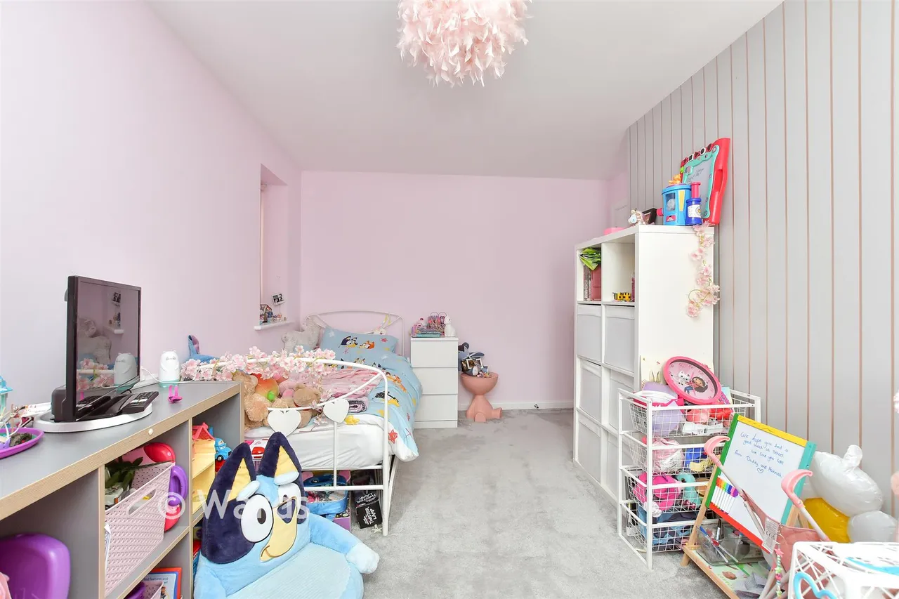 Petunia Avenue, Minster On Sea, ME12, photo 8