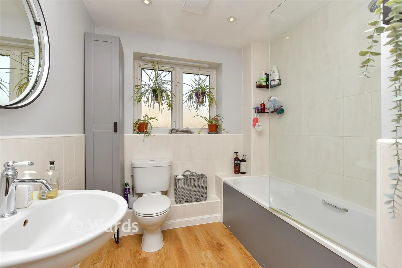 Petunia Avenue, Minster On Sea, ME12, photo 10