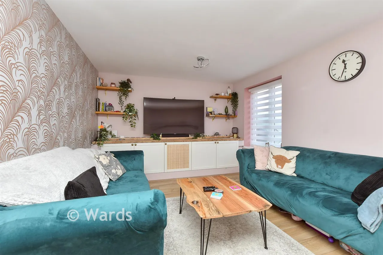 Petunia Avenue, Minster On Sea, ME12, photo 4