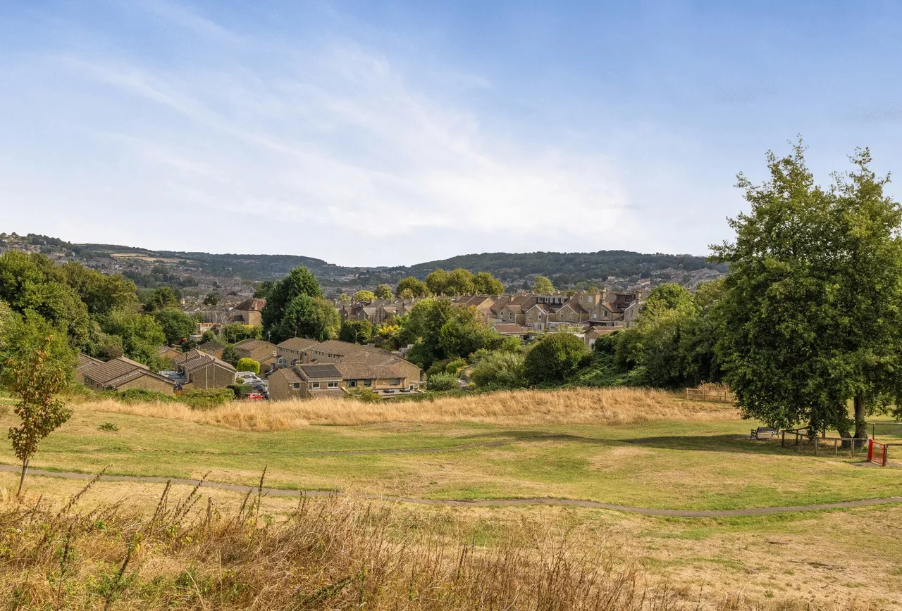 Hillcrest Drive, Bath, BA2 1HF, photo 3