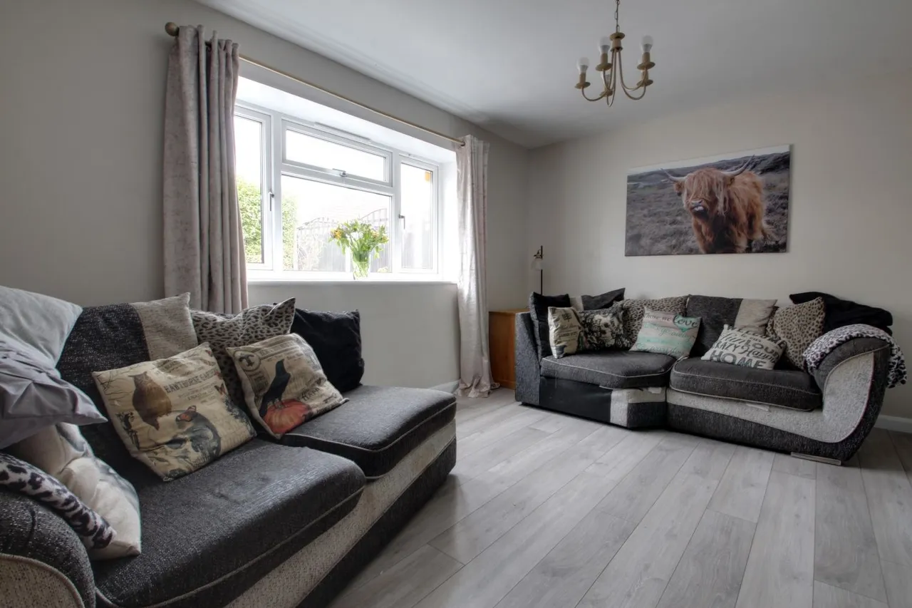 Alderton Crescent, Leeds, LS17, photo 4