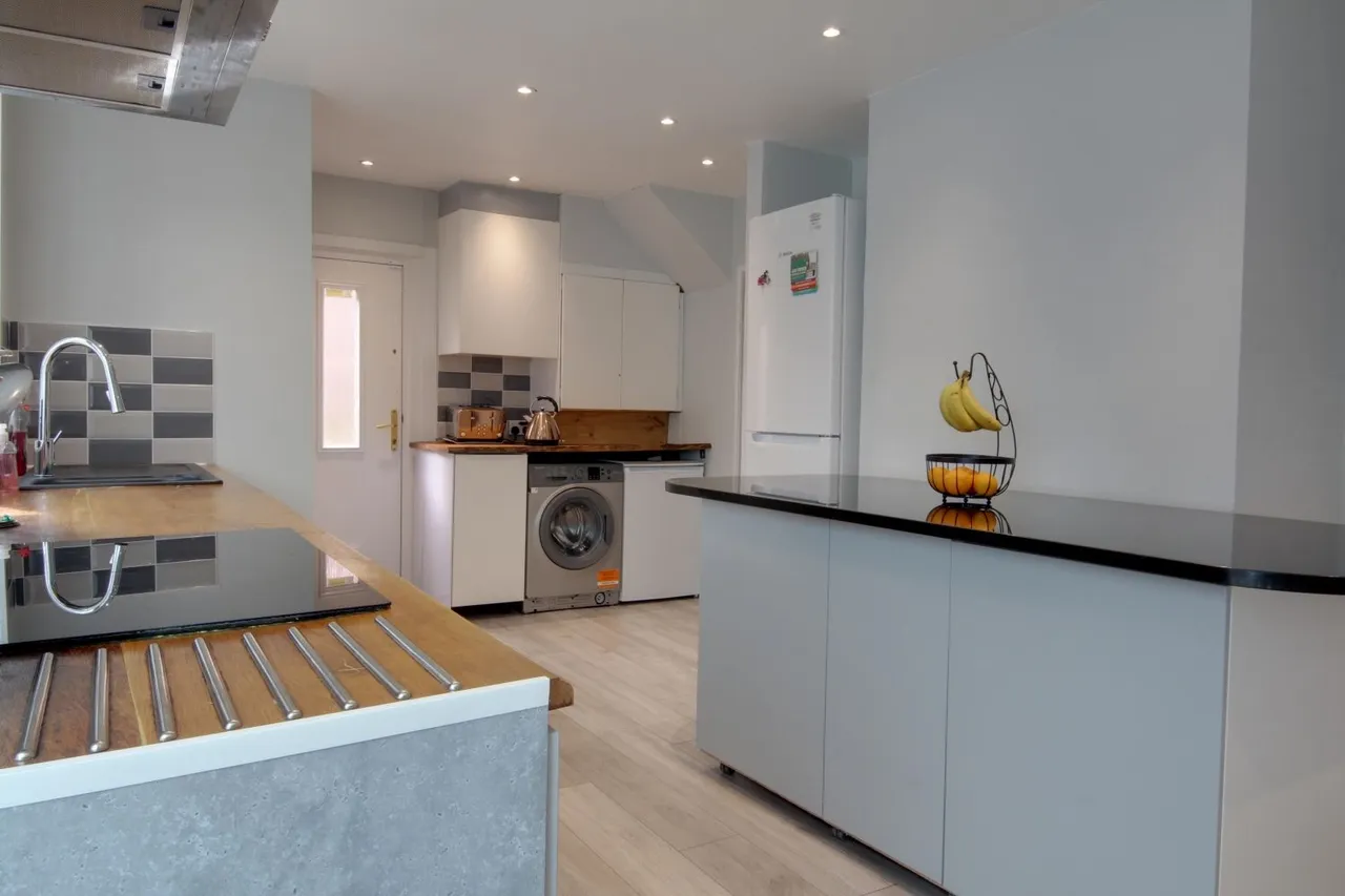 Alderton Crescent, Leeds, LS17, photo 8