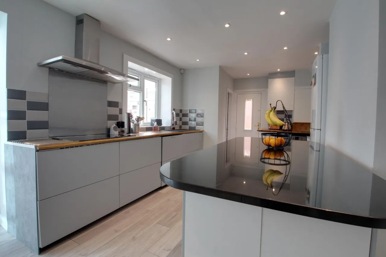 Alderton Crescent, Leeds, LS17, photo 9