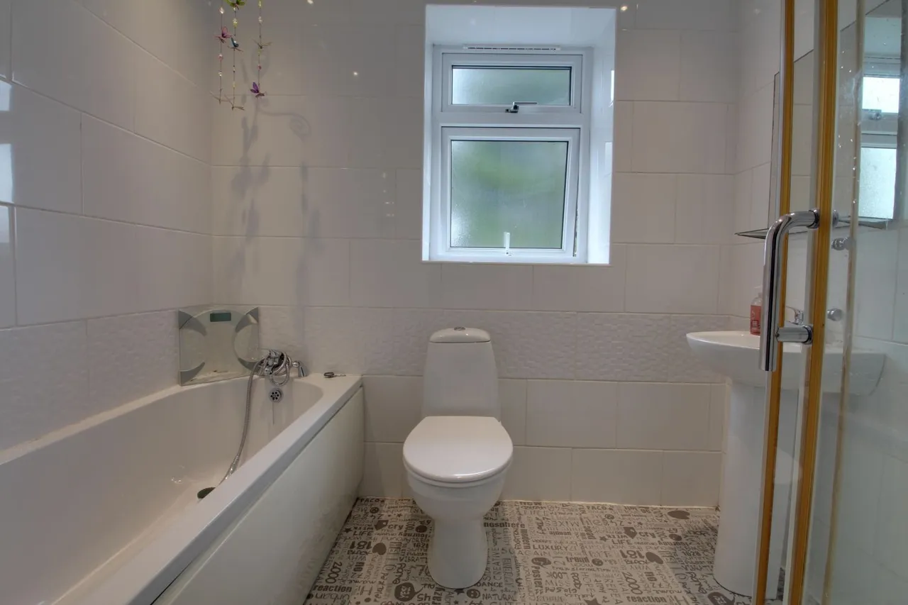 Alderton Crescent, Leeds, LS17, photo 13