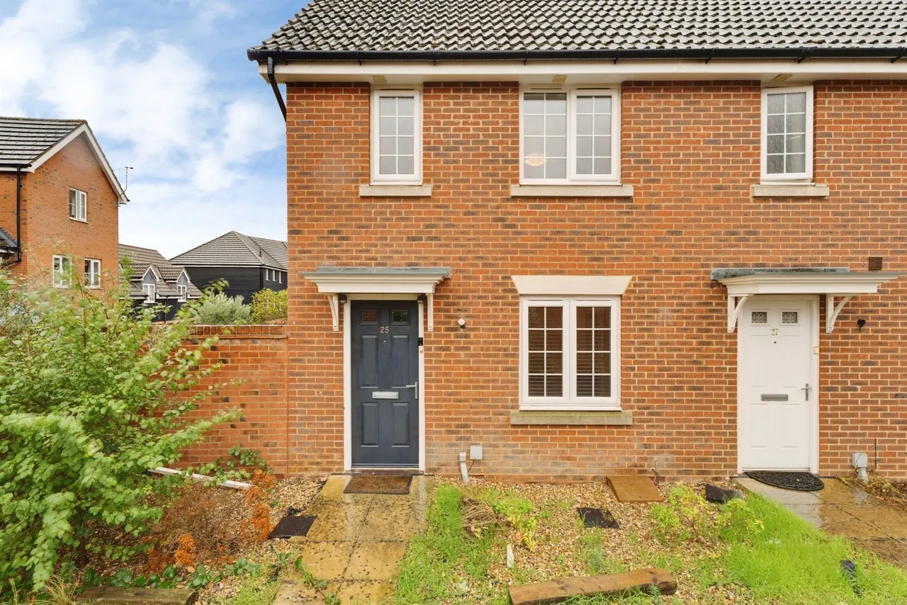 3 bed house for sale, Skylark Way, Stowmarket, IP14