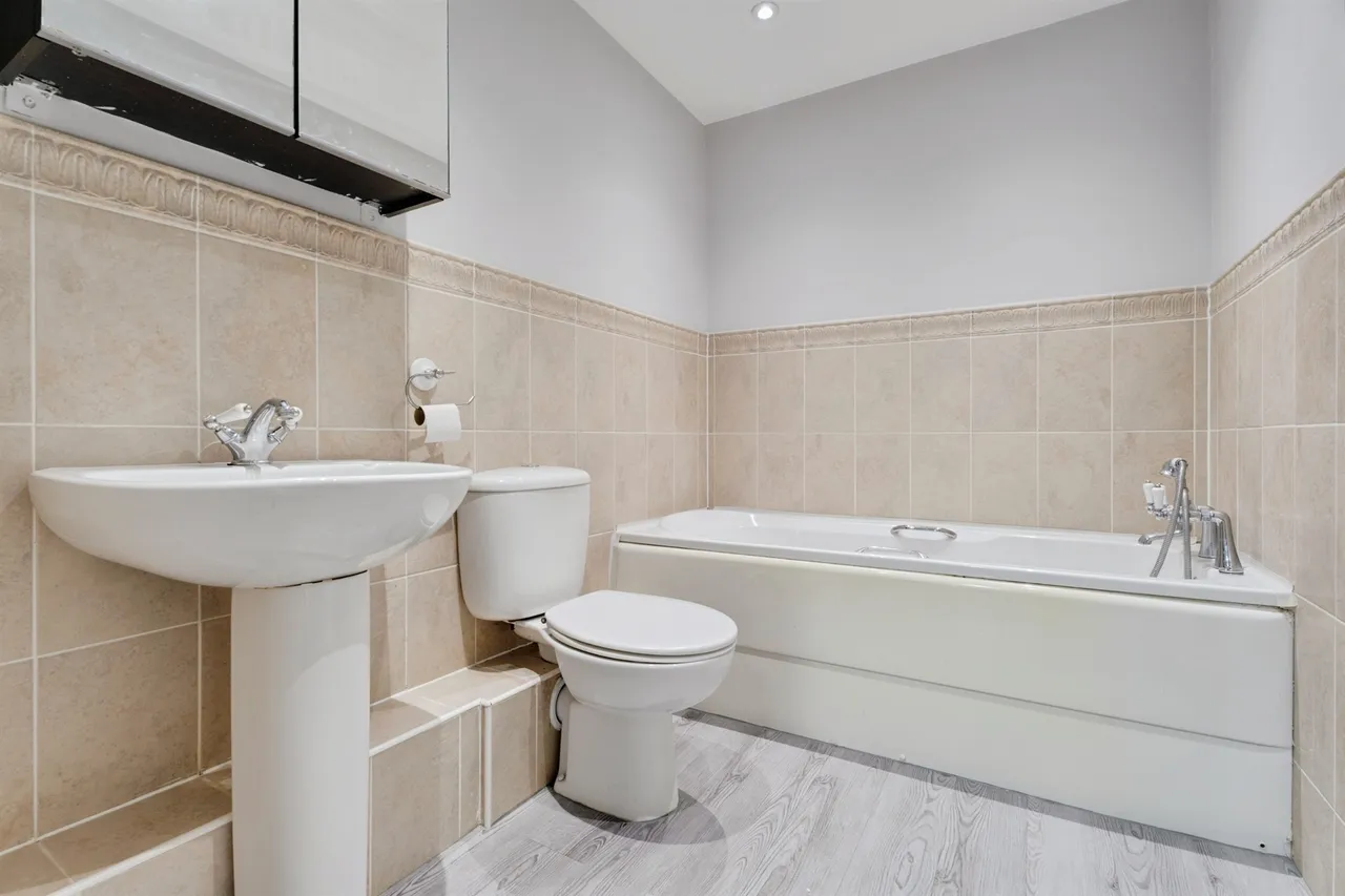 Skylark Way, Stowmarket, IP14, photo 12