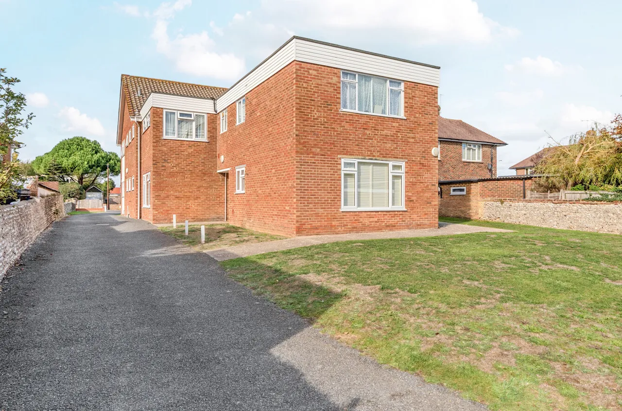 Chesswood Road, East Worthing, BN11, photo 10