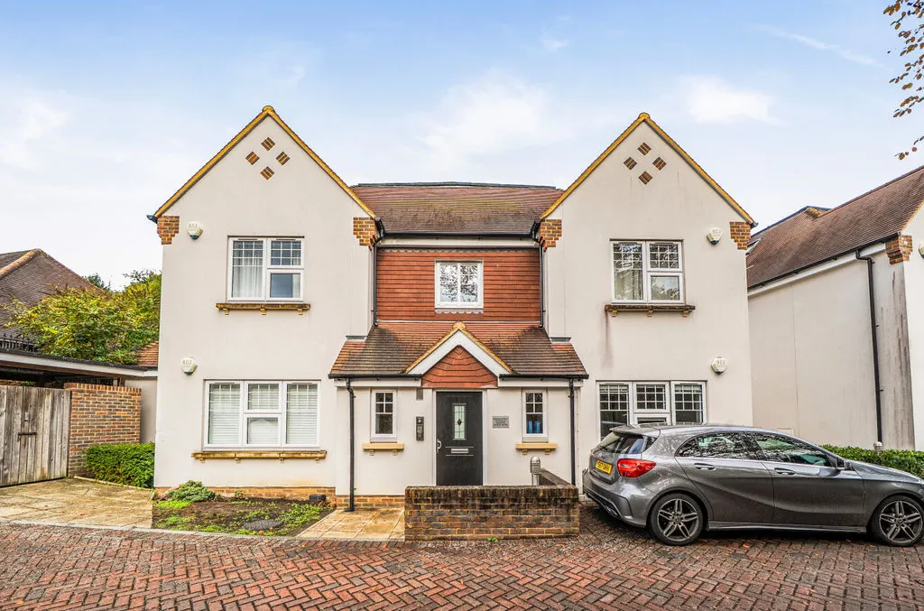 Woodcote Valley Road, Purley, CR8, photo 20