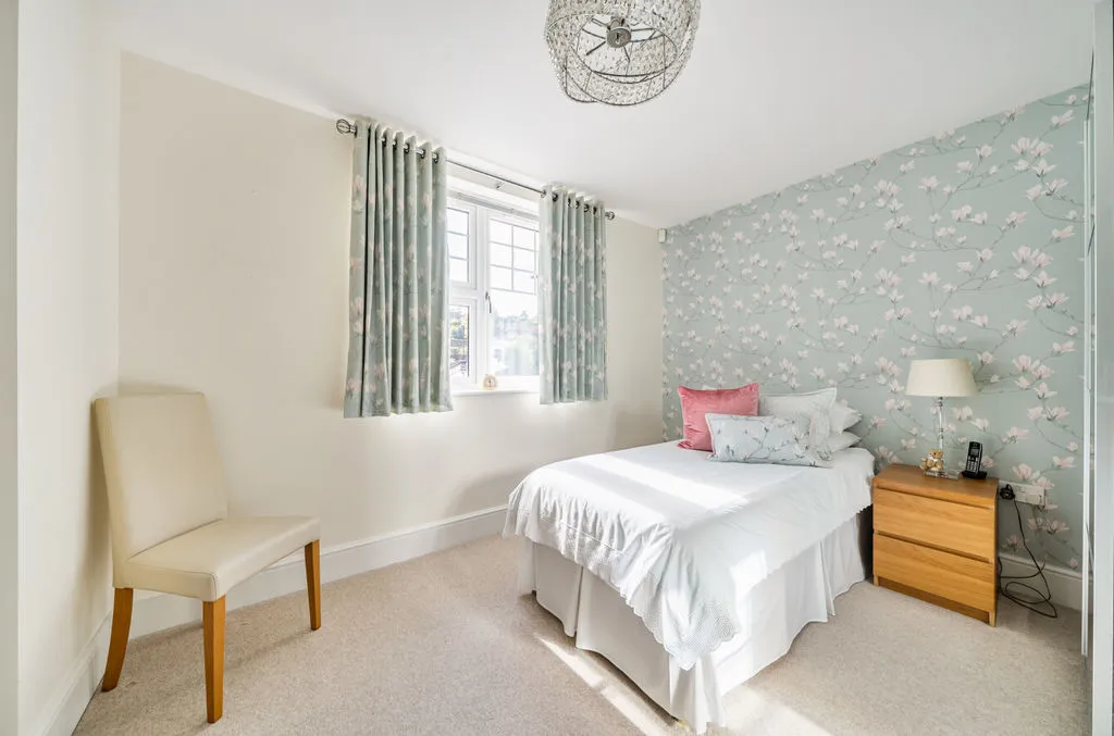 Woodcote Valley Road, Purley, CR8, photo 11