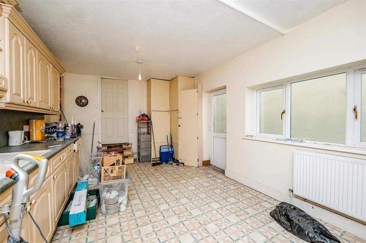 Porthkerry Road, Barry, CF62 7AX, photo 8