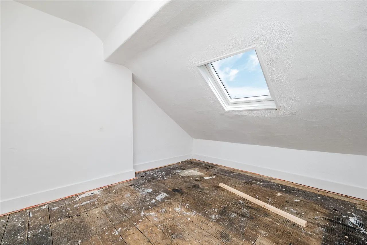 Porthkerry Road, Barry, CF62 7AX, photo 23