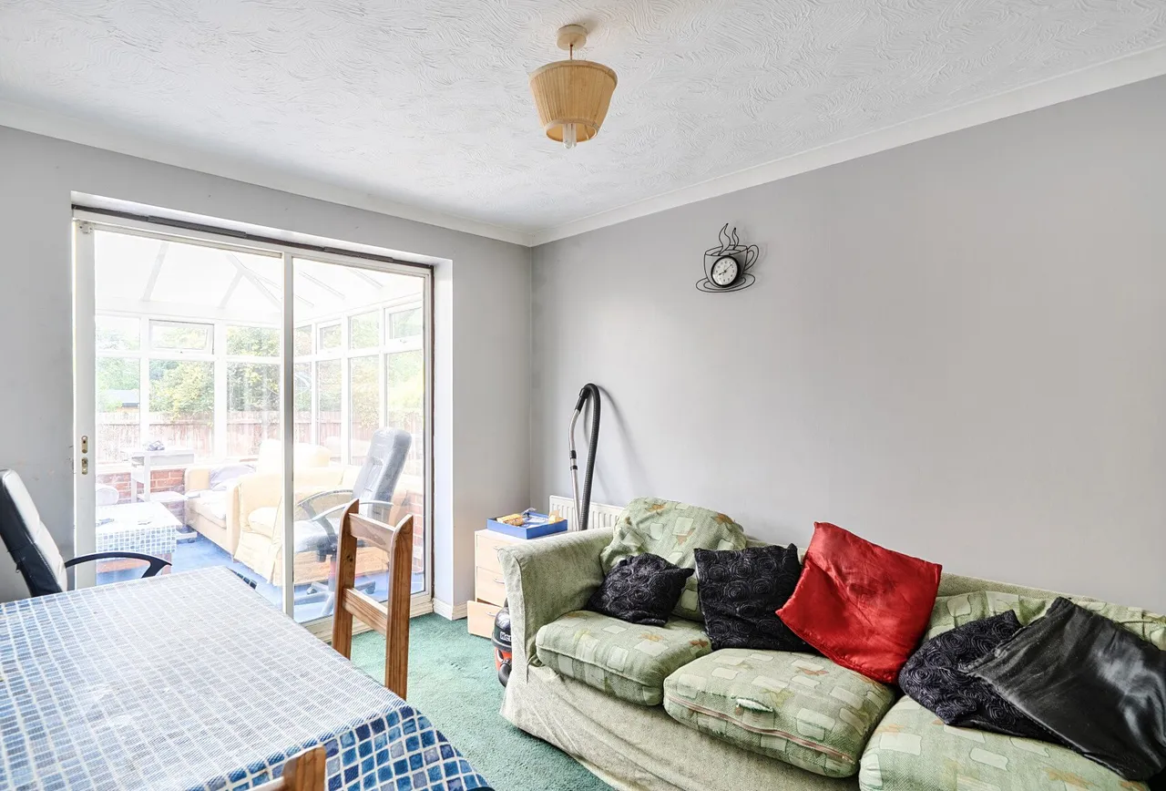 Guest Avenue, Gloucestershire, Emersons Green, BS16 7GA, photo 5