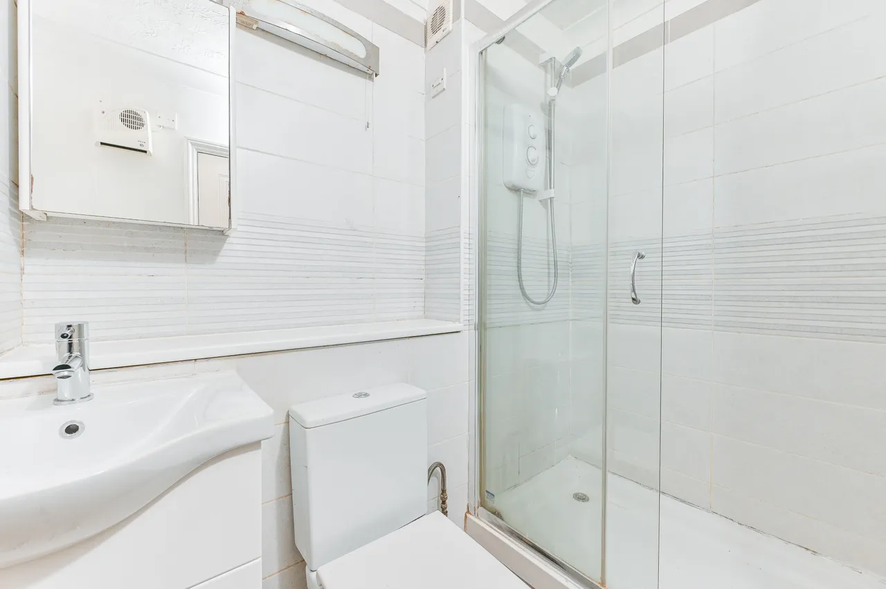 3 Cramer Court, Warwick Road, New Malden, photo 6