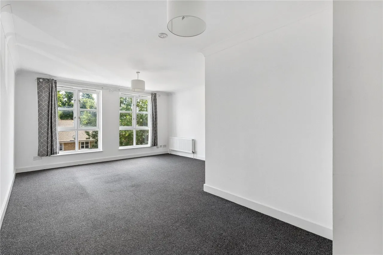 Seven Sisters Road, London, N4, photo 4