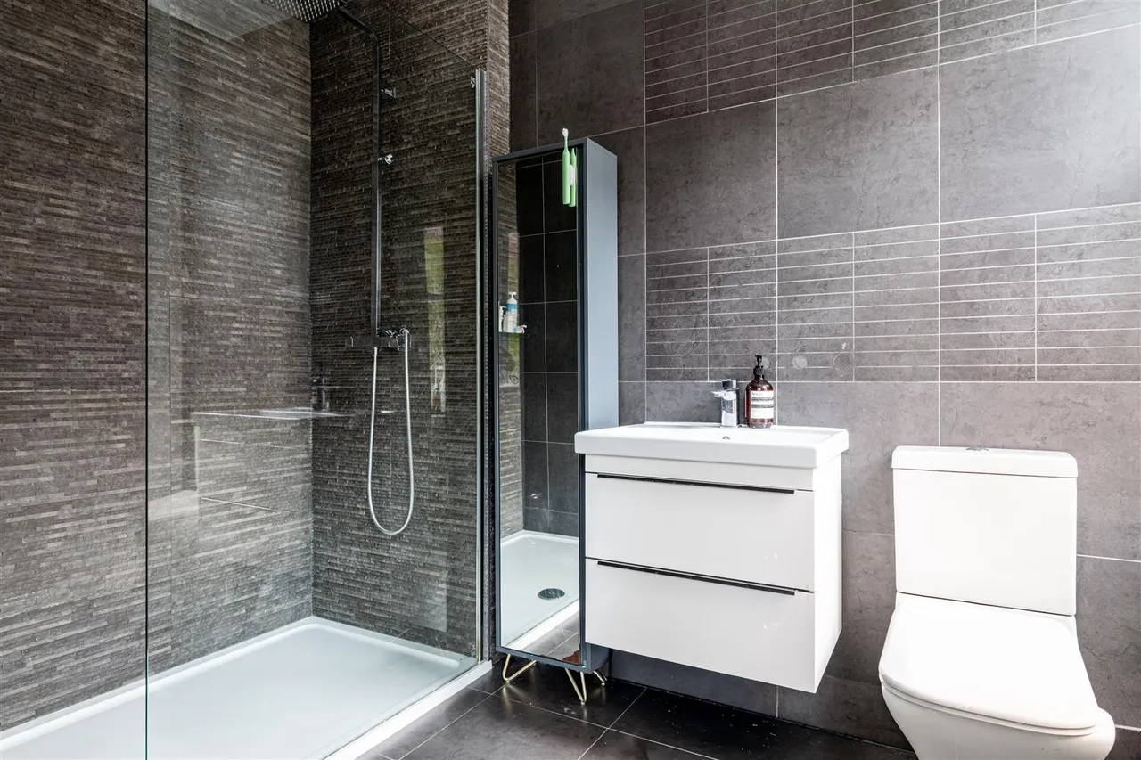 Sutton Lane North, London, W4, photo 10