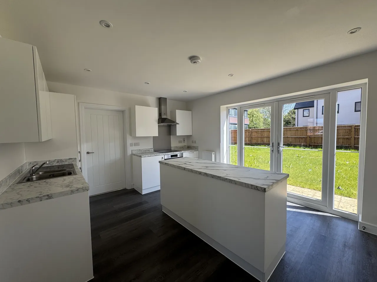 4 bed house to rent — Francis Avenue, AYLESBURY