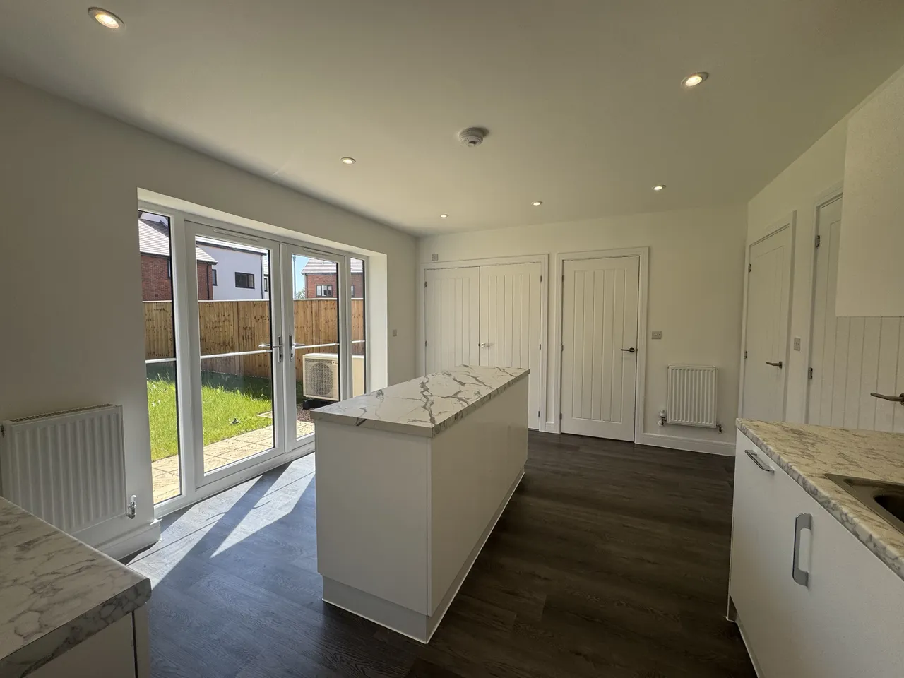 Francis Avenue, AYLESBURY, photo 2