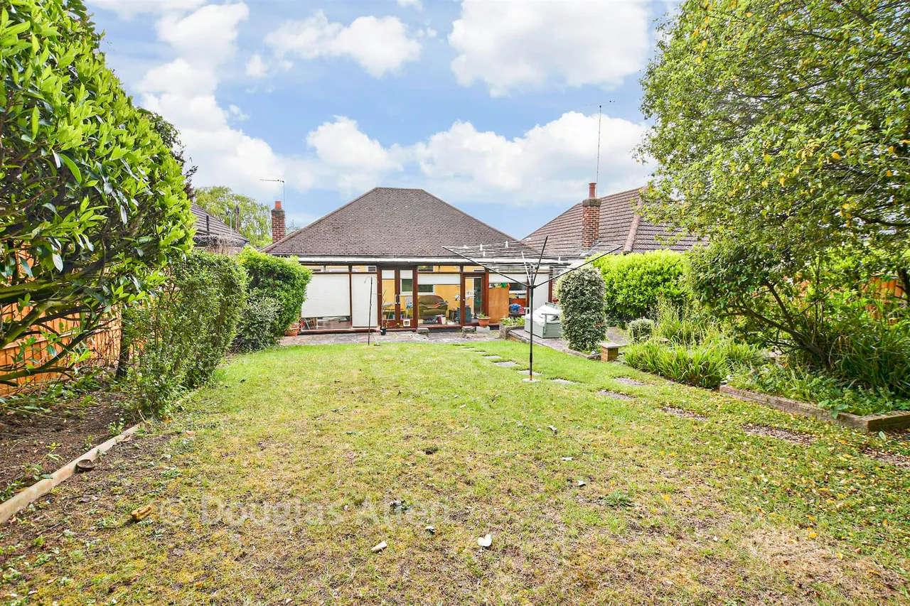 Dacre Gardens, Chigwell, IG7, photo 10