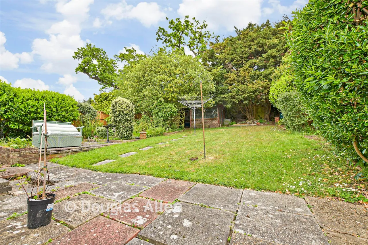 Dacre Gardens, Chigwell, IG7, photo 9