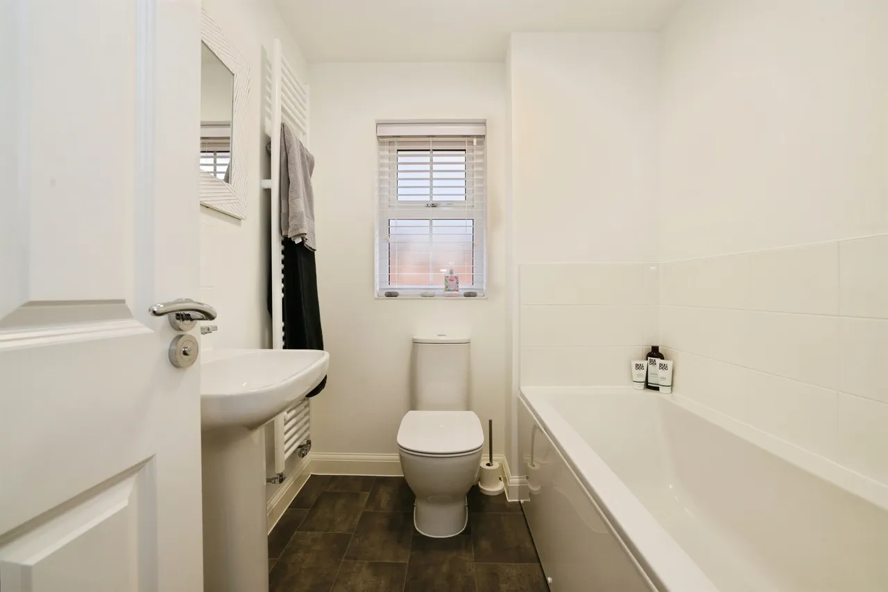 Foxglove Crescent, Shaftesbury, SP7, photo 8