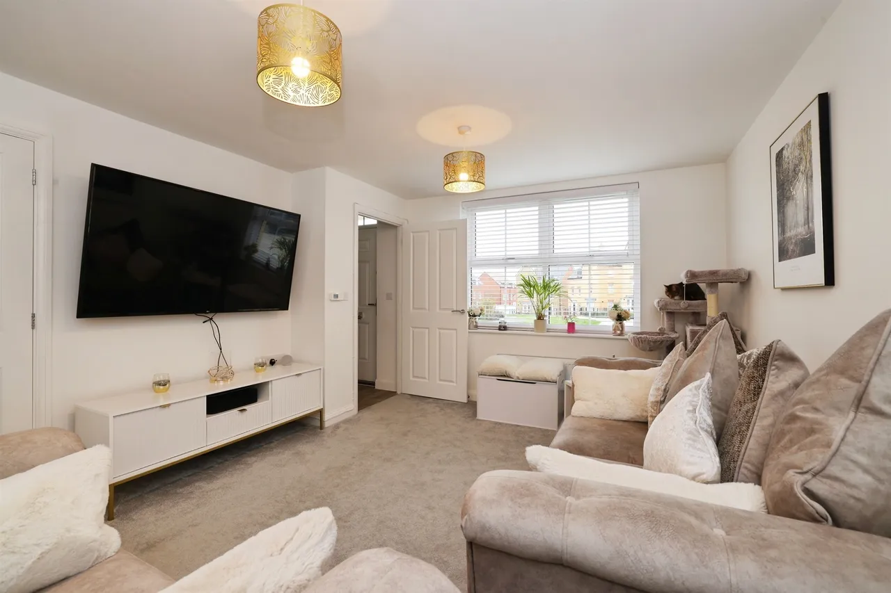 Foxglove Crescent, Shaftesbury, SP7, photo 15