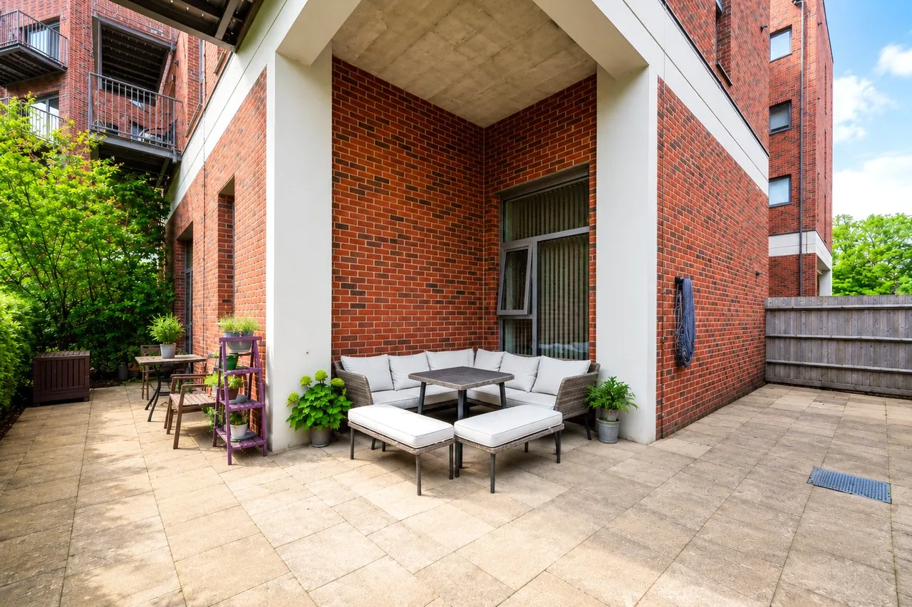 Walnut Tree Close, Guildford, GU1, photo 9