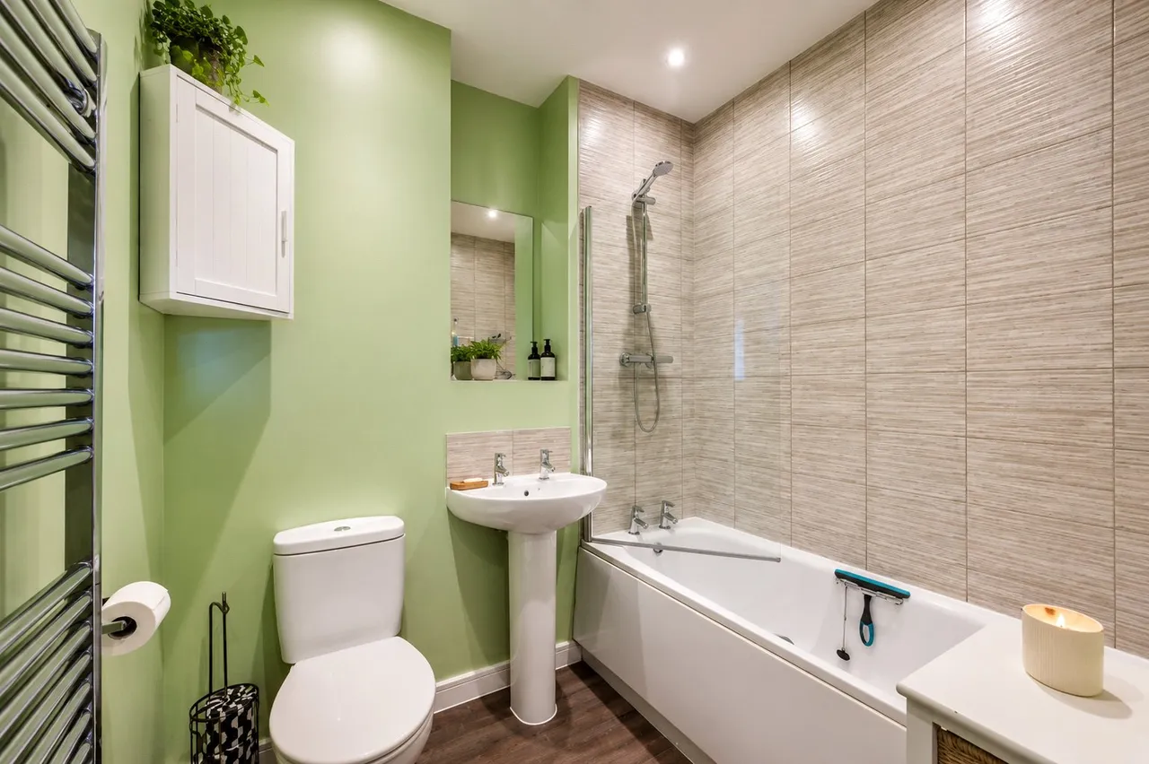 Walnut Tree Close, Guildford, GU1, photo 8